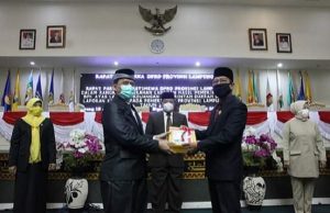 Gubernur dan DPRD Tanda Tangani Raperda APBD-P Lampung Tahun 2020