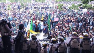 Aksi Unras Tolak Omnibus Law, Dua Anggota DPRD Lampung Jadi Korban