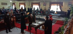 Nawawi Iskandar SE. Diambil Sumpah / Janji Sebagai Wakil Ketua DPRD Lampung Timur