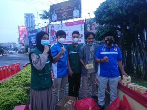DPD KNPI Kota Bandar Lampung Bersama Komunitas Literasi Sukses Berbagi Takjil